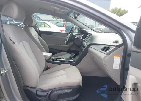 2016 Hyundai Sonata Hybrid Se z USA, uszkodzony, nr VIN KMHE24L17GA019012